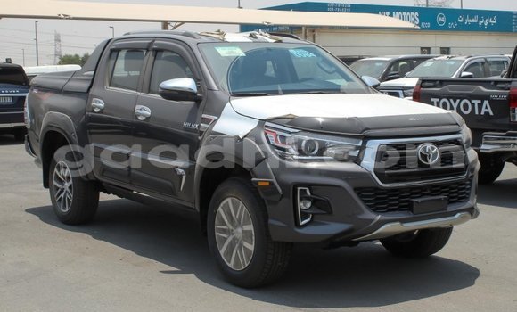 اشتري Imported Toyota Hilux أسود سيارة في Import - Dubai في الصومال اشتري Imported Toyota Hilux أسود سيارة في Import - Dubai في الصومال