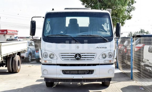 اشتري Imported Mercedes-Benz 190 أبيض سيارة في Import - Dubai في الصومال اشتري Imported Mercedes-Benz 190 أبيض سيارة في Import - Dubai في الصومال
