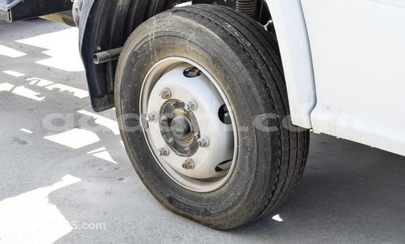 اشتري Imported Mercedes-Benz 190 أبيض سيارة في Import - Dubai في الصومال اشتري Imported Mercedes-Benz 190 أبيض سيارة في Import - Dubai في الصومال