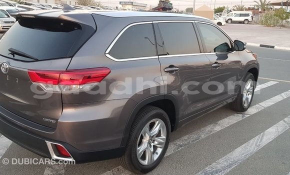 ይግዙ Imported Toyota Highlander ሌላ መኪና በ Import - Dubai በ ሶማሊያ ይግዙ Imported Toyota Highlander ሌላ መኪና በ Import - Dubai በ ሶማሊያ