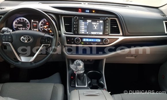 ይግዙ Imported Toyota Highlander ሌላ መኪና በ Import - Dubai በ ሶማሊያ ይግዙ Imported Toyota Highlander ሌላ መኪና በ Import - Dubai በ ሶማሊያ
