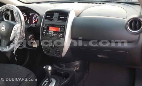 اشتري Imported Nissan Versa أحمر سيارة في Import - Dubai في الصومال اشتري Imported Nissan Versa أحمر سيارة في Import - Dubai في الصومال
