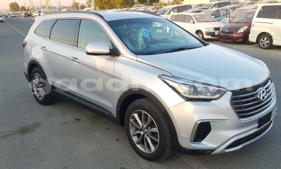 ይግዙ Imported Hyundai Santa Fe ሌላ መኪና በ Import - Dubai በ ሶማሊያ ይግዙ Imported Hyundai Santa Fe ሌላ መኪና በ Import - Dubai በ ሶማሊያ