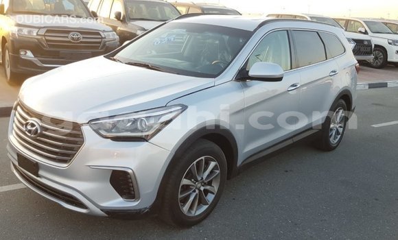 ይግዙ Imported Hyundai Santa Fe ሌላ መኪና በ Import - Dubai በ ሶማሊያ ይግዙ Imported Hyundai Santa Fe ሌላ መኪና በ Import - Dubai በ ሶማሊያ