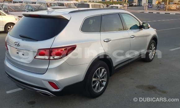 ይግዙ Imported Hyundai Santa Fe ሌላ መኪና በ Import - Dubai በ ሶማሊያ ይግዙ Imported Hyundai Santa Fe ሌላ መኪና በ Import - Dubai በ ሶማሊያ