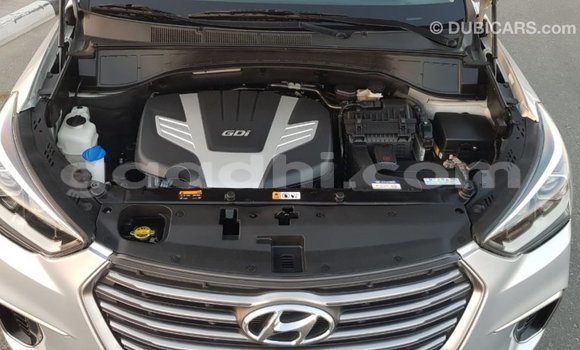 ይግዙ Imported Hyundai Santa Fe ሌላ መኪና በ Import - Dubai በ ሶማሊያ ይግዙ Imported Hyundai Santa Fe ሌላ መኪና በ Import - Dubai በ ሶማሊያ
