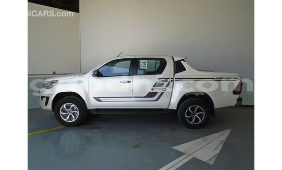 اشتري Imported Toyota Hilux أبيض سيارة في Import - Dubai في الصومال اشتري Imported Toyota Hilux أبيض سيارة في Import - Dubai في الصومال