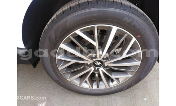 Acheter Import Voiture Hyundai Tucson Blanc à Import - Dubai, Somalie Acheter Import Voiture Hyundai Tucson Blanc à Import - Dubai, Somalie