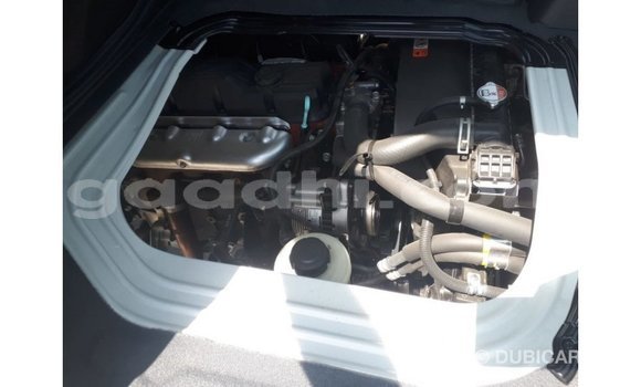 Acheter Import Voiture Kia Carens Blanc à Import - Dubai, Somalie Acheter Import Voiture Kia Carens Blanc à Import - Dubai, Somalie