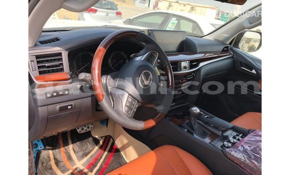 اشتري Imported Lexus LX أبيض سيارة في Import - Dubai في الصومال اشتري Imported Lexus LX أبيض سيارة في Import - Dubai في الصومال
