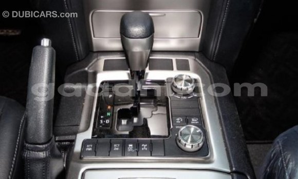 Buy Import Toyota Land Cruiser White Car in Import - Dubai in Somalia Buy Import Toyota Land Cruiser White Car in Import - Dubai in Somalia