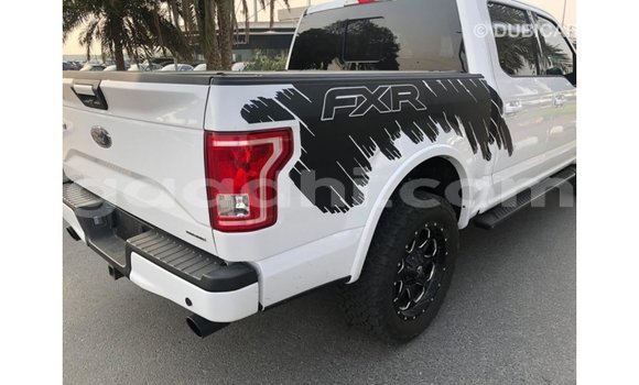 ይግዙ Imported Ford Club Wagon ነጭ መኪና በ Import - Dubai በ ሶማሊያ ይግዙ Imported Ford Club Wagon ነጭ መኪና በ Import - Dubai በ ሶማሊያ