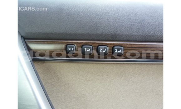 Acheter Import Voiture Toyota Land Cruiser Noir à Import - Dubai, Somalie Acheter Import Voiture Toyota Land Cruiser Noir à Import - Dubai, Somalie