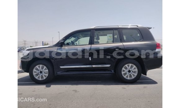 اشتري Imported Toyota Land Cruiser آخر سيارة في Import - Dubai في الصومال اشتري Imported Toyota Land Cruiser آخر سيارة في Import - Dubai في الصومال