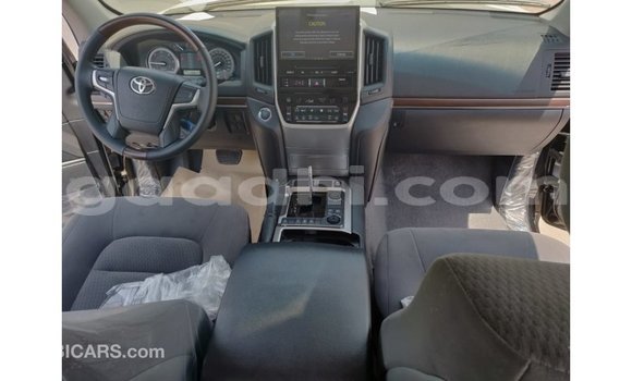 اشتري Imported Toyota Land Cruiser آخر سيارة في Import - Dubai في الصومال اشتري Imported Toyota Land Cruiser آخر سيارة في Import - Dubai في الصومال