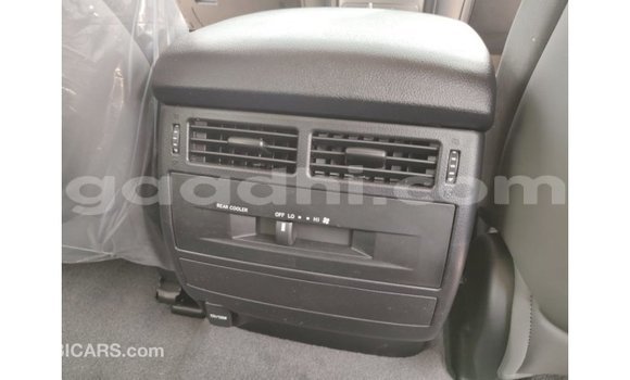اشتري Imported Toyota Land Cruiser آخر سيارة في Import - Dubai في الصومال اشتري Imported Toyota Land Cruiser آخر سيارة في Import - Dubai في الصومال