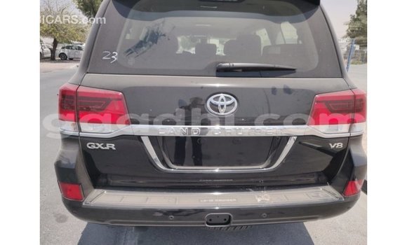 اشتري Imported Toyota Land Cruiser آخر سيارة في Import - Dubai في الصومال اشتري Imported Toyota Land Cruiser آخر سيارة في Import - Dubai في الصومال