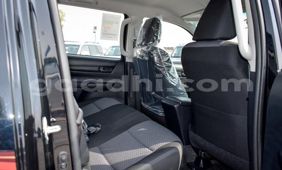 Nunua Mpya Toyota Hilux Nyeusi Gari ndani ya Afgooye nchini Somalia Nunua Mpya Toyota Hilux Nyeusi Gari ndani ya Afgooye nchini Somalia