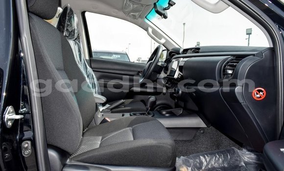 Nunua Mpya Toyota Hilux Nyeusi Gari ndani ya Afgooye nchini Somalia Nunua Mpya Toyota Hilux Nyeusi Gari ndani ya Afgooye nchini Somalia