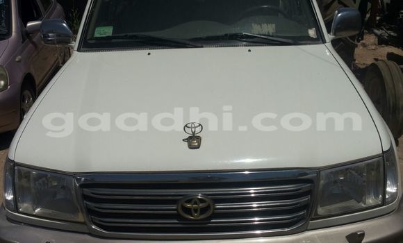 Nunua Ilio tumika Toyota Land Cruiser Nyeusi Gari ndani ya Mogadishu nchini Somalia Nunua Ilio tumika Toyota Land Cruiser Nyeusi Gari ndani ya Mogadishu nchini Somalia
