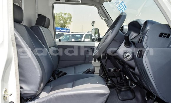 Nunua Mpya Toyota Land Cruiser Nyeupe Gari ndani ya Afgooye nchini Somalia Nunua Mpya Toyota Land Cruiser Nyeupe Gari ndani ya Afgooye nchini Somalia