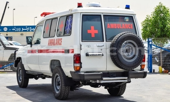 Nunua Mpya Toyota Land Cruiser Nyeupe Gari ndani ya Afgooye nchini Somalia Nunua Mpya Toyota Land Cruiser Nyeupe Gari ndani ya Afgooye nchini Somalia