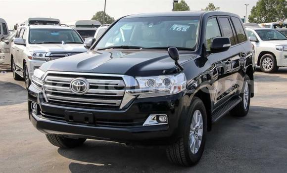 Nunua Mpya Toyota Land Cruiser Nyeusi Gari ndani ya Afgooye nchini Somalia Nunua Mpya Toyota Land Cruiser Nyeusi Gari ndani ya Afgooye nchini Somalia
