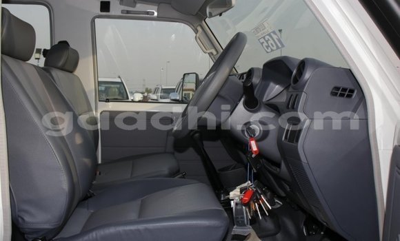 Nunua Mpya Toyota Land Cruiser Nyeupe Gari ndani ya Afgooye nchini Somalia Nunua Mpya Toyota Land Cruiser Nyeupe Gari ndani ya Afgooye nchini Somalia