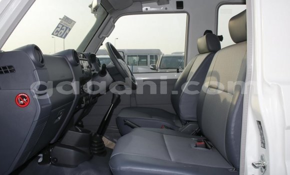 Nunua Mpya Toyota Land Cruiser Nyeupe Gari ndani ya Afgooye nchini Somalia Nunua Mpya Toyota Land Cruiser Nyeupe Gari ndani ya Afgooye nchini Somalia