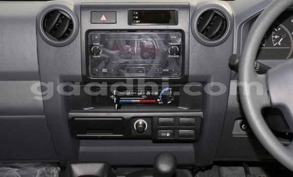 Nunua Mpya Toyota Land Cruiser Nyeupe Gari ndani ya Afgooye nchini Somalia Nunua Mpya Toyota Land Cruiser Nyeupe Gari ndani ya Afgooye nchini Somalia