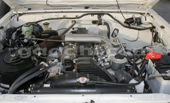 Nunua Mpya Toyota Land Cruiser Nyeupe Gari ndani ya Afgooye nchini Somalia Nunua Mpya Toyota Land Cruiser Nyeupe Gari ndani ya Afgooye nchini Somalia