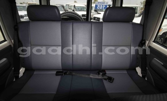 Nunua Mpya Toyota Land Cruiser Nyeupe Gari ndani ya Afgooye nchini Somalia Nunua Mpya Toyota Land Cruiser Nyeupe Gari ndani ya Afgooye nchini Somalia
