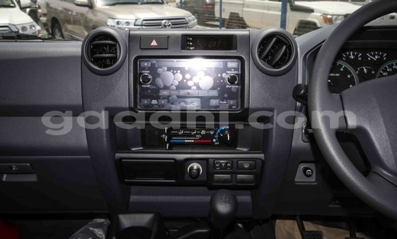 Nunua Mpya Toyota Land Cruiser Nyeupe Gari ndani ya Afgooye nchini Somalia Nunua Mpya Toyota Land Cruiser Nyeupe Gari ndani ya Afgooye nchini Somalia