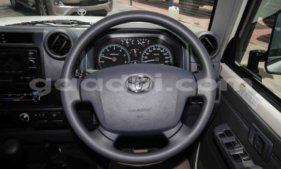 Nunua Mpya Toyota Land Cruiser Nyeupe Gari ndani ya Afgooye nchini Somalia Nunua Mpya Toyota Land Cruiser Nyeupe Gari ndani ya Afgooye nchini Somalia