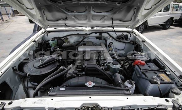 Nunua Mpya Toyota Land Cruiser Nyeupe Gari ndani ya Afgooye nchini Somalia Nunua Mpya Toyota Land Cruiser Nyeupe Gari ndani ya Afgooye nchini Somalia