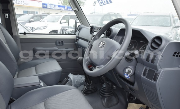 Nunua Mpya Toyota Land Cruiser Nyeupe Gari ndani ya Afgooye nchini Somalia Nunua Mpya Toyota Land Cruiser Nyeupe Gari ndani ya Afgooye nchini Somalia
