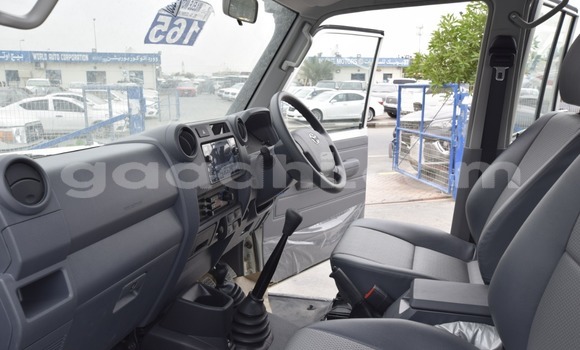 Nunua Mpya Toyota Land Cruiser Nyeupe Gari ndani ya Afgooye nchini Somalia Nunua Mpya Toyota Land Cruiser Nyeupe Gari ndani ya Afgooye nchini Somalia