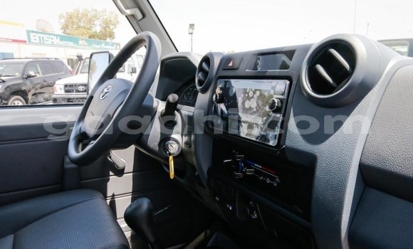 Buy New Toyota Land Cruiser White Car in Afgooye in Somalia Buy New Toyota Land Cruiser White Car in Afgooye in Somalia