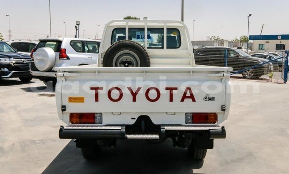 Buy New Toyota Land Cruiser White Car in Afgooye in Somalia Buy New Toyota Land Cruiser White Car in Afgooye in Somalia