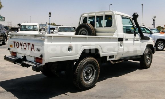 Buy New Toyota Land Cruiser White Car in Afgooye in Somalia Buy New Toyota Land Cruiser White Car in Afgooye in Somalia
