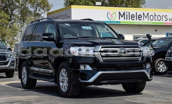 Nunua Mpya Toyota Land Cruiser Nyeusi Gari ndani ya Afgooye nchini Somalia Nunua Mpya Toyota Land Cruiser Nyeusi Gari ndani ya Afgooye nchini Somalia
