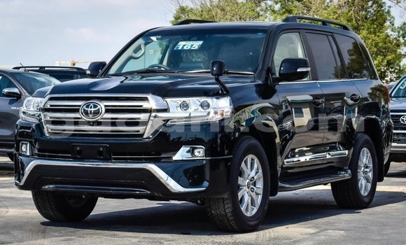 Nunua Mpya Toyota Land Cruiser Nyeusi Gari ndani ya Afgooye nchini Somalia Nunua Mpya Toyota Land Cruiser Nyeusi Gari ndani ya Afgooye nchini Somalia