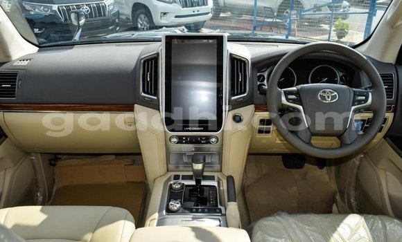Nunua Mpya Toyota Land Cruiser Nyeusi Gari ndani ya Afgooye nchini Somalia Nunua Mpya Toyota Land Cruiser Nyeusi Gari ndani ya Afgooye nchini Somalia