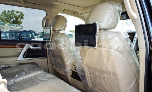Nunua Mpya Toyota Land Cruiser Nyeusi Gari ndani ya Afgooye nchini Somalia Nunua Mpya Toyota Land Cruiser Nyeusi Gari ndani ya Afgooye nchini Somalia