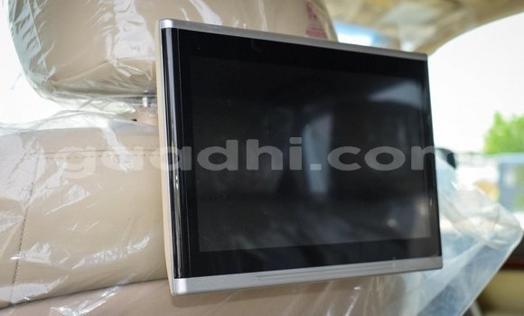 Nunua Mpya Toyota Land Cruiser Nyeusi Gari ndani ya Afgooye nchini Somalia Nunua Mpya Toyota Land Cruiser Nyeusi Gari ndani ya Afgooye nchini Somalia