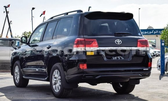 Nunua Mpya Toyota Land Cruiser Nyeusi Gari ndani ya Afgooye nchini Somalia Nunua Mpya Toyota Land Cruiser Nyeusi Gari ndani ya Afgooye nchini Somalia