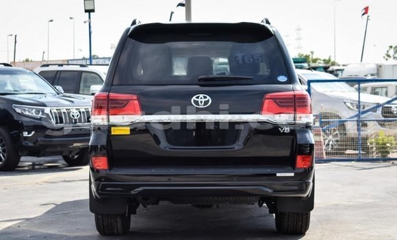 Nunua Mpya Toyota Land Cruiser Nyeusi Gari ndani ya Afgooye nchini Somalia Nunua Mpya Toyota Land Cruiser Nyeusi Gari ndani ya Afgooye nchini Somalia