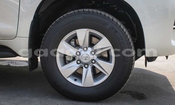 Nunua Mpya Toyota Prado Nyeupe Gari ndani ya Afgooye nchini Somalia Nunua Mpya Toyota Prado Nyeupe Gari ndani ya Afgooye nchini Somalia