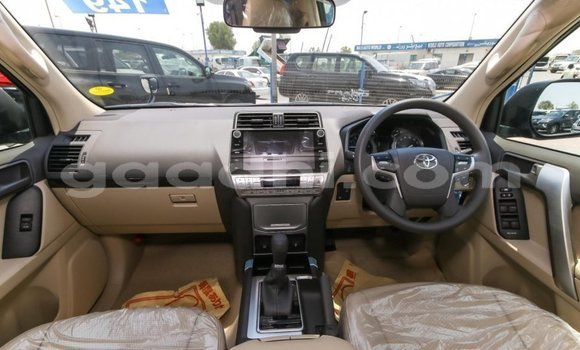 Nunua Mpya Toyota Prado Nyeusi Gari ndani ya Afgooye nchini Somalia Nunua Mpya Toyota Prado Nyeusi Gari ndani ya Afgooye nchini Somalia
