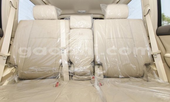 Nunua Mpya Toyota Prado Nyeusi Gari ndani ya Afgooye nchini Somalia Nunua Mpya Toyota Prado Nyeusi Gari ndani ya Afgooye nchini Somalia